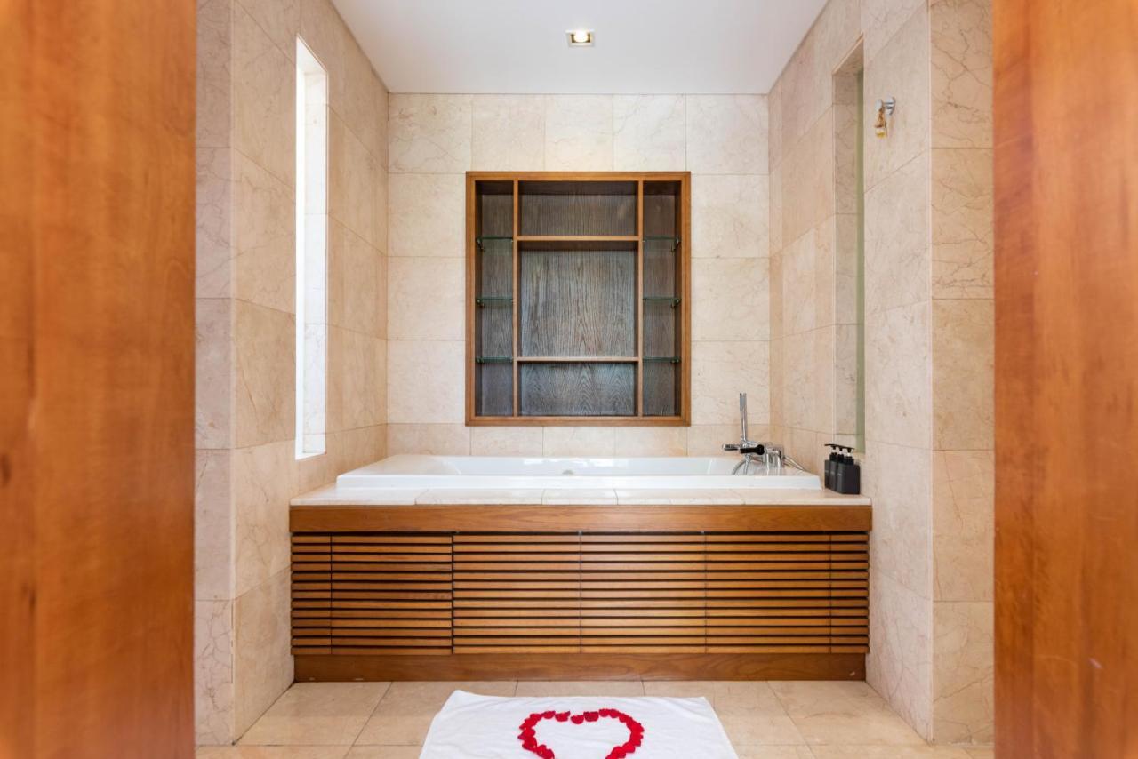 Emblem Sea 2 Bedroom * Da Nang